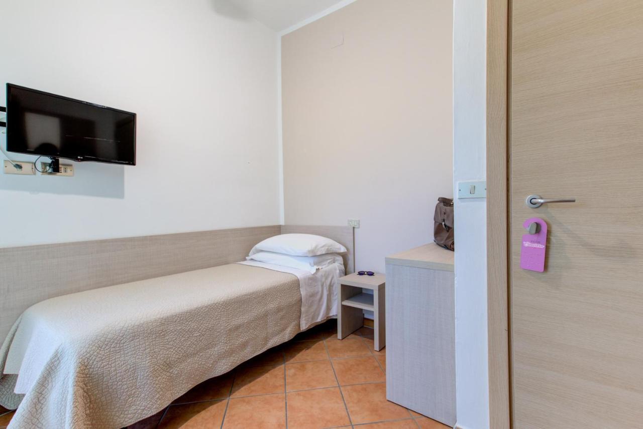 Hotel Cimarosa Ριτσιόνε Δωμάτιο φωτογραφία